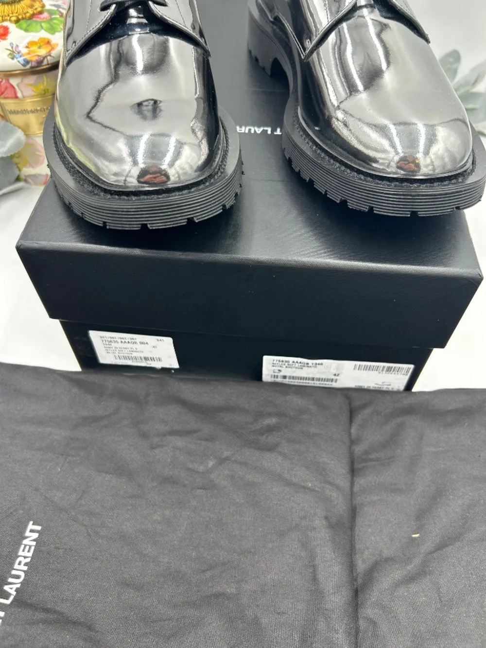 **************Men’s Saint Laurent Soft Laminator Army 20 Derby Shoes.  Size 42/9